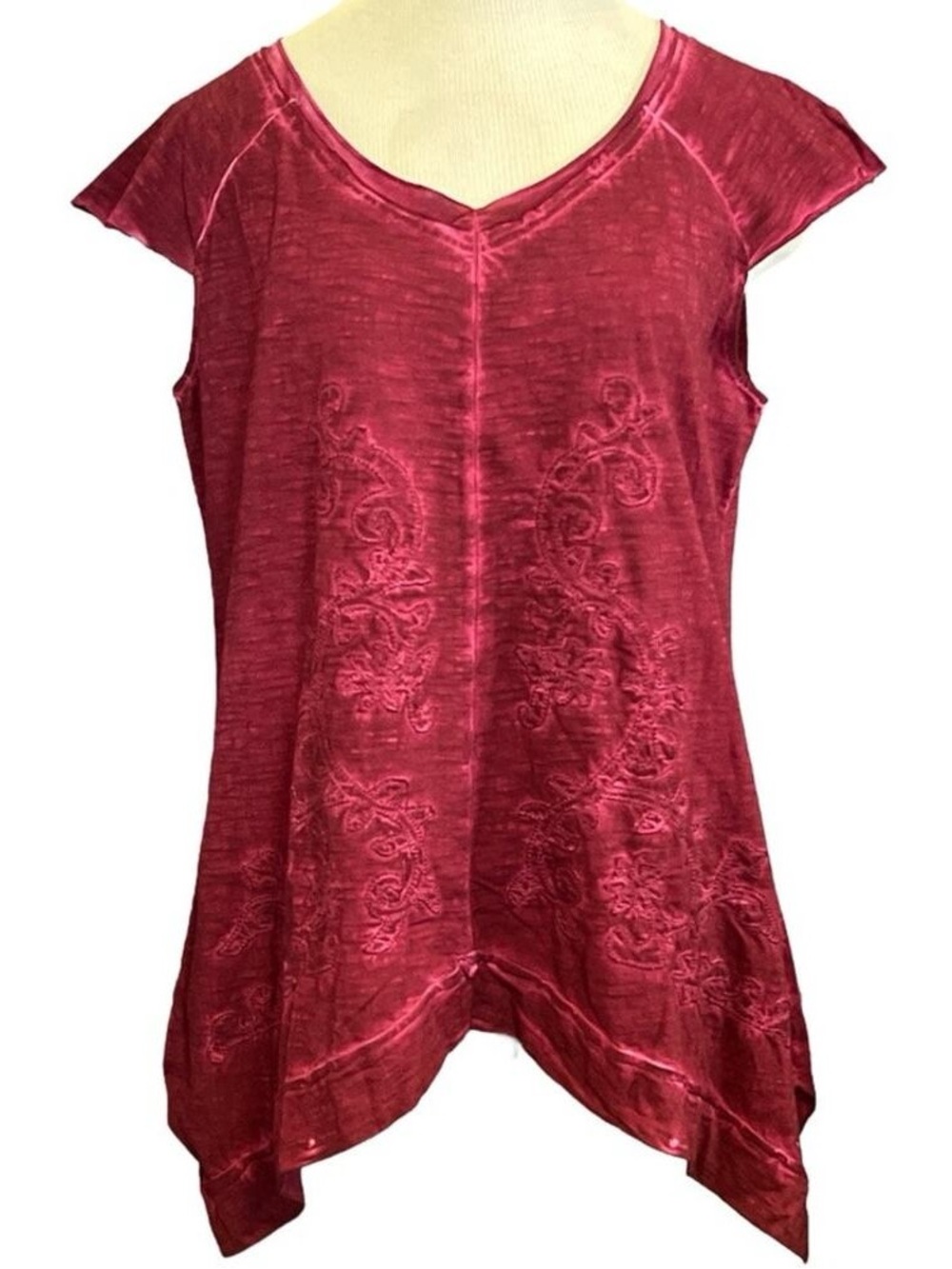 Women's V-Neck Embroidered Handkerchief Hem Top - Wine